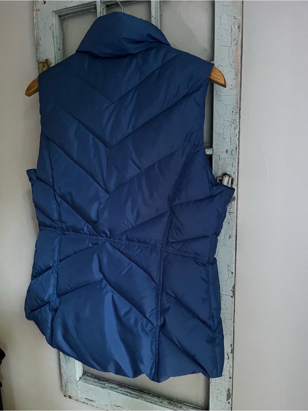 J. Crew women’s Quilted Navy Puffer Vest - Picture 6 of 6